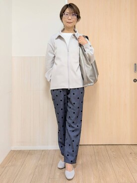 「アイテム（その他シューズ、グレー系）」を使った、YuAさん（レディース・162cm）の春コーディネート