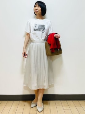 「アイテム（長傘、ベージュ系）」を使った、Riiさん（レディース・170cm）の夏コーディネート