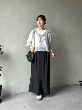 「un dix cors（アンディコール）の前ボタンナロースカート（スカート、グレー系）」を使った、m i n aさん（レディース・158cm）の春コーディネート