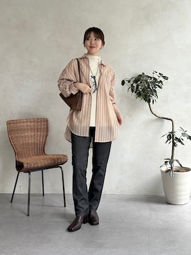 「un dix cors（アンディコール）のシアーストライプシャツ（シャツ/ブラウス、ピンク系）」を使った、m i n aさん（レディース・158cm）の秋コーディネート