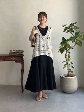 「un dix cors（アンディコール）のクロシェベスト（ニット/セーター、ホワイト系）」を使った、m i n aさん（レディース・158cm）の夏コーディネート