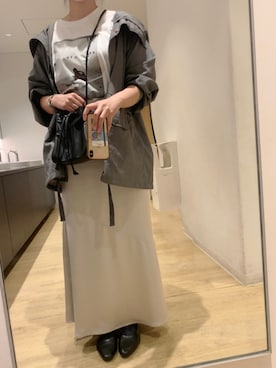 「巾着バッグ」｜「アイテム（マウンテンパーカー）」を使った、YIEさん（レディース・160cm）の夏コーディネート
