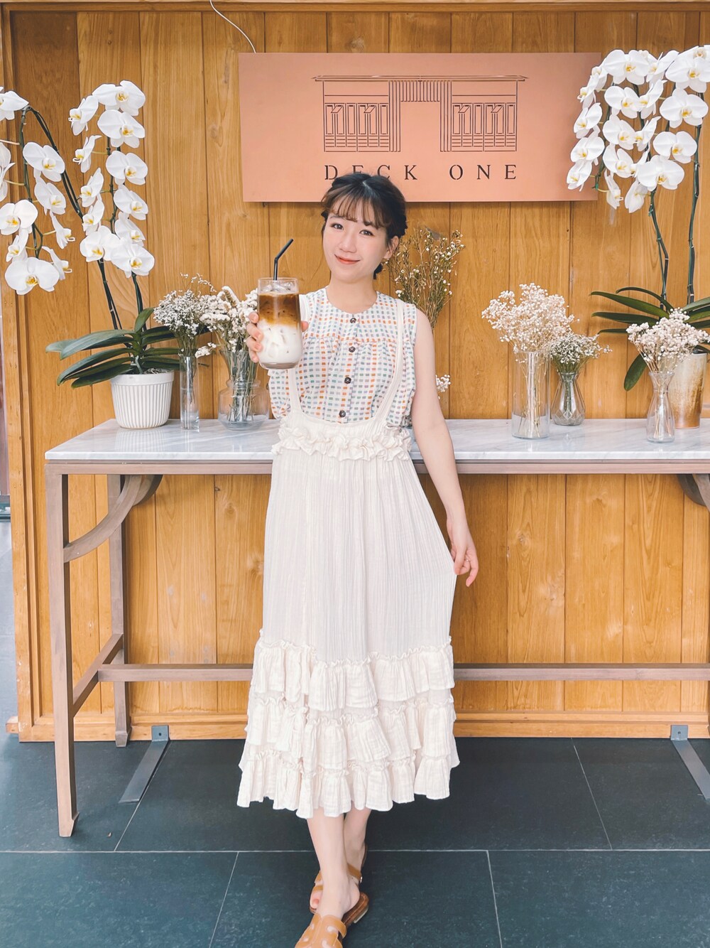 「ootd、travel」｜「VVVINのアイテム（ワンピース、ホワイト系）」を使った、VVVINさん（レディース・156cm）の春コーディネートの1枚目の写真