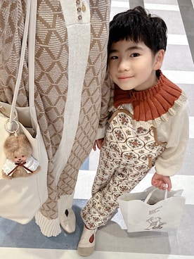 「アイテム（オールインワン・サロペット）」を使った、あっくんとママさん（レディース・157cm・20代）の秋コーディネート