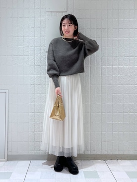 「アイテム（ショルダーバッグ、ゴールド系）」を使った、あやなさん（レディース・165cm）の冬コーディネート