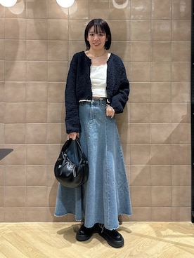「A part by（アパートバイ）のアイテム（デニムスカート）」を使った、あやなさん（レディース・165cm）の冬コーディネート
