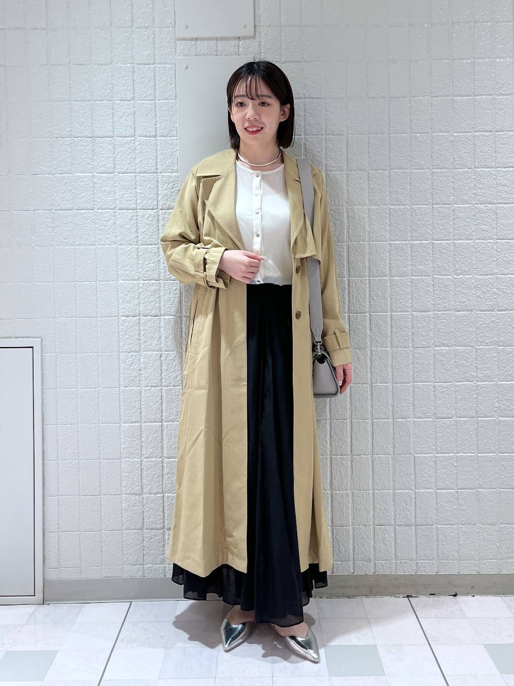 A part by（アパートバイ）の「RyPoガウントレンチコート