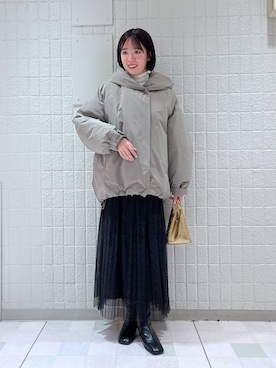 「アイテム（ショルダーバッグ、ゴールド系）」を使った、あやなさん（レディース・165cm）の冬コーディネート