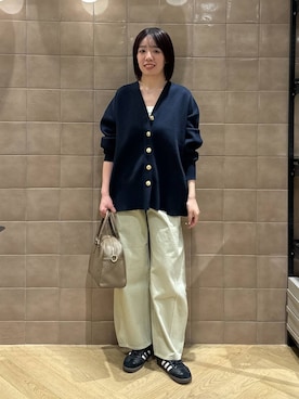 「アイテム（デニムパンツ、ベージュ系）」を使った、あやなさん（レディース・165cm）の冬コーディネート