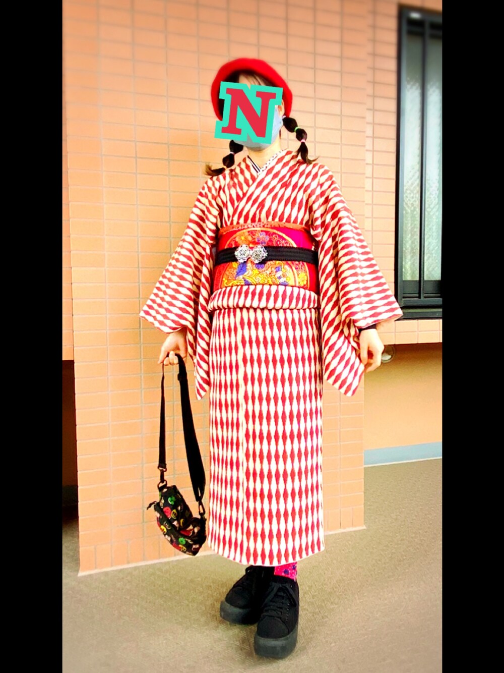 「着物、お太鼓結び、タイツ×靴下」｜「no brandの袷のリサイクル👘（着物、レッド系）」を使った、mrs.nicolmicalsさん（レディース・154cm）の春コーディネートの1枚目の写真