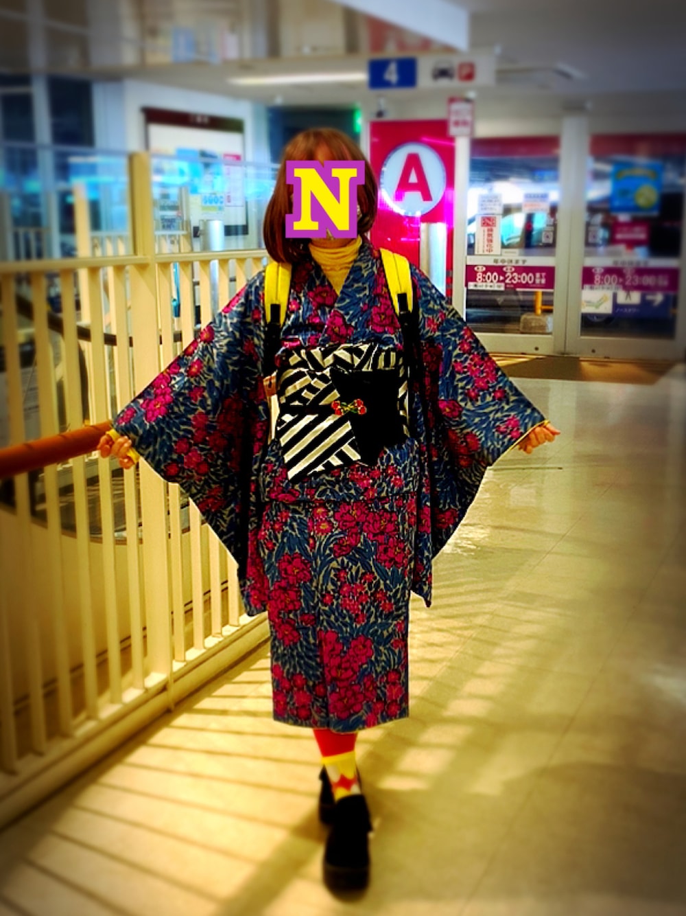 「着物、花柄、銘仙、和洋折衷、帯結ばない帯結び」｜「銘仙の袷の銘仙👘（着物、その他）」を使った、mrs.nicolmicalsさん（レディース・154cm）の春コーディネートの1枚目の写真