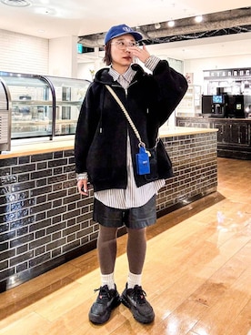 「LOWRYS FARM（ローリーズファーム）の【LFM(U)】ＢＲＯＡＤＳＴＲＩＰＥＳＨＩＲＴ　 581710（シャツ/ブラウス、ベージュ系）」を使った、バヤコさん（レディース・161cm）の冬コーディネート