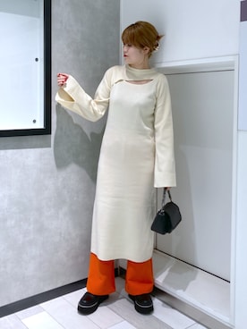 「スリット」｜「アイテム（スラックス）」を使った、kaeさん（レディース・162cm）の秋コーディネート