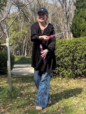 「adidas（アディダス）の【adidas(アディダス)】TOBACCO(WOMENS)（スニーカー、ブラウン系）」を使った、kaeさん（レディース・163cm）の春コーディネート