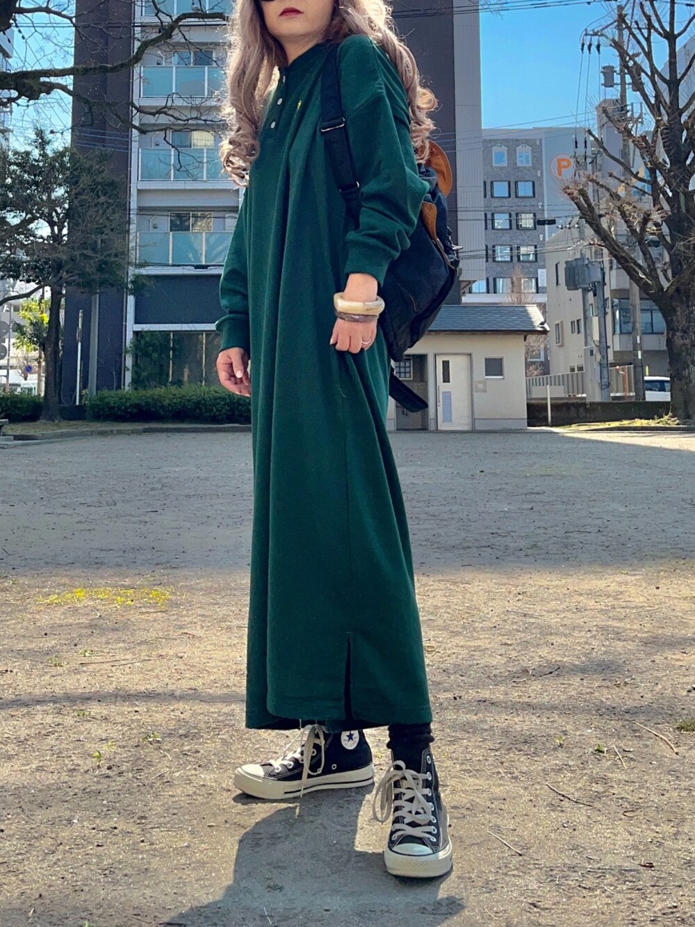 「U.S.POLO ASSN.、春服、カジュアル、おしゃれさんと繋がりたい、きれいめカジュアル、シンプル、キレイめ、シンプルコーデ、シャツワンピ、ワントーンコーデ、大人女子、chacocloset、チャコクローゼット、ワンピース、PR」｜「U.S. POLO ASSN.のU.S. POLO ASSN. /ユーエスポロアッスン 別注ワンポイント刺繍ロゴ 裏毛オーバーサイズラガーシャツワンピース（ワンピース、グリーン系）」を使った、noah🐈さん（レディース・155cm）の春コーディネートの1枚目の写真