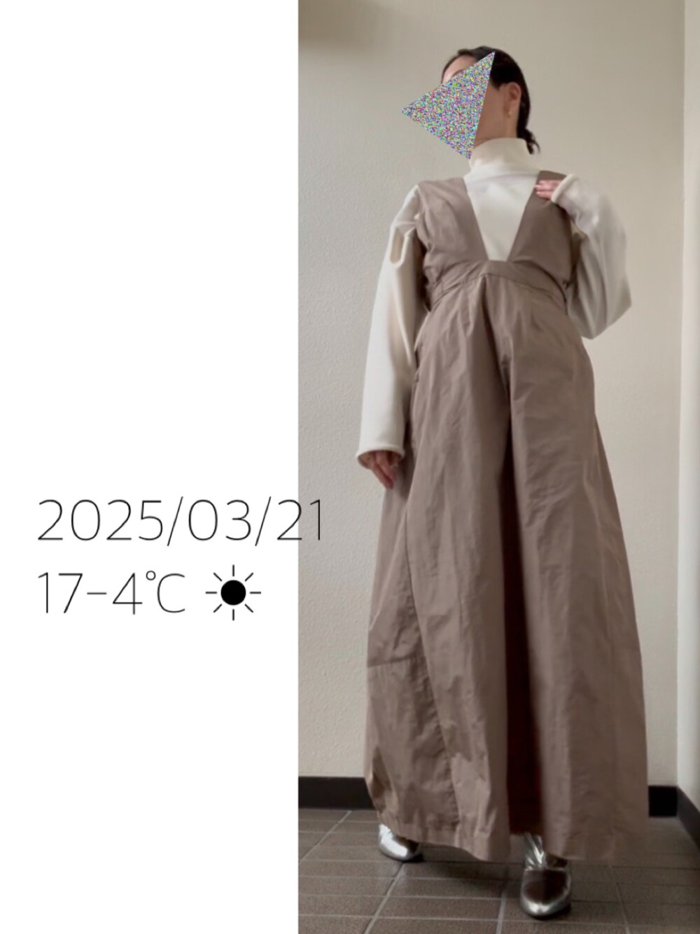 「シルバーブーツ、ワイドシャフトブーツ、ナイロンタフタ」｜「kei shirahataのアイテム（ワンピース/ドレス、ベージュ系）」を使った、hingeさん（レディース・161cm）の春コーディネートの1枚目の写真