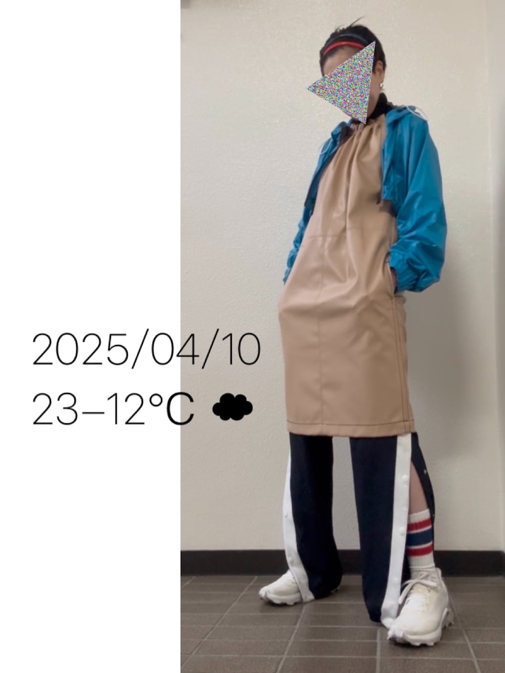 「スリットジャージー、レザーワンピース、スポーツミックス」｜「3.1 Phillip Limのアイテム（ワンピース、ベージュ系）」を使った、hingeさん（レディース・161cm）の春コーディネートの1枚目の写真
