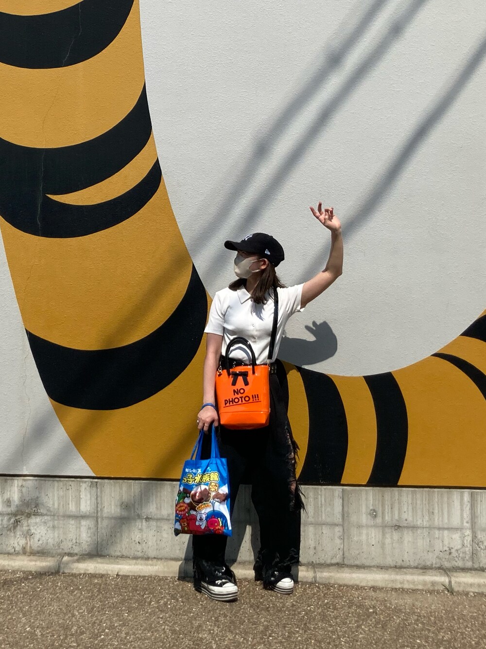 「天王寺動物園、たべっ子水族館、たべっ子どうぶつ、little sunny bite」｜「Little sunny biteの『Little sunny bite』No photo shopper bag（ハンドバッグ、オレンジ系）」を使った、アスカスさん（レディース・163cm）の夏コーディネートの1枚目の写真