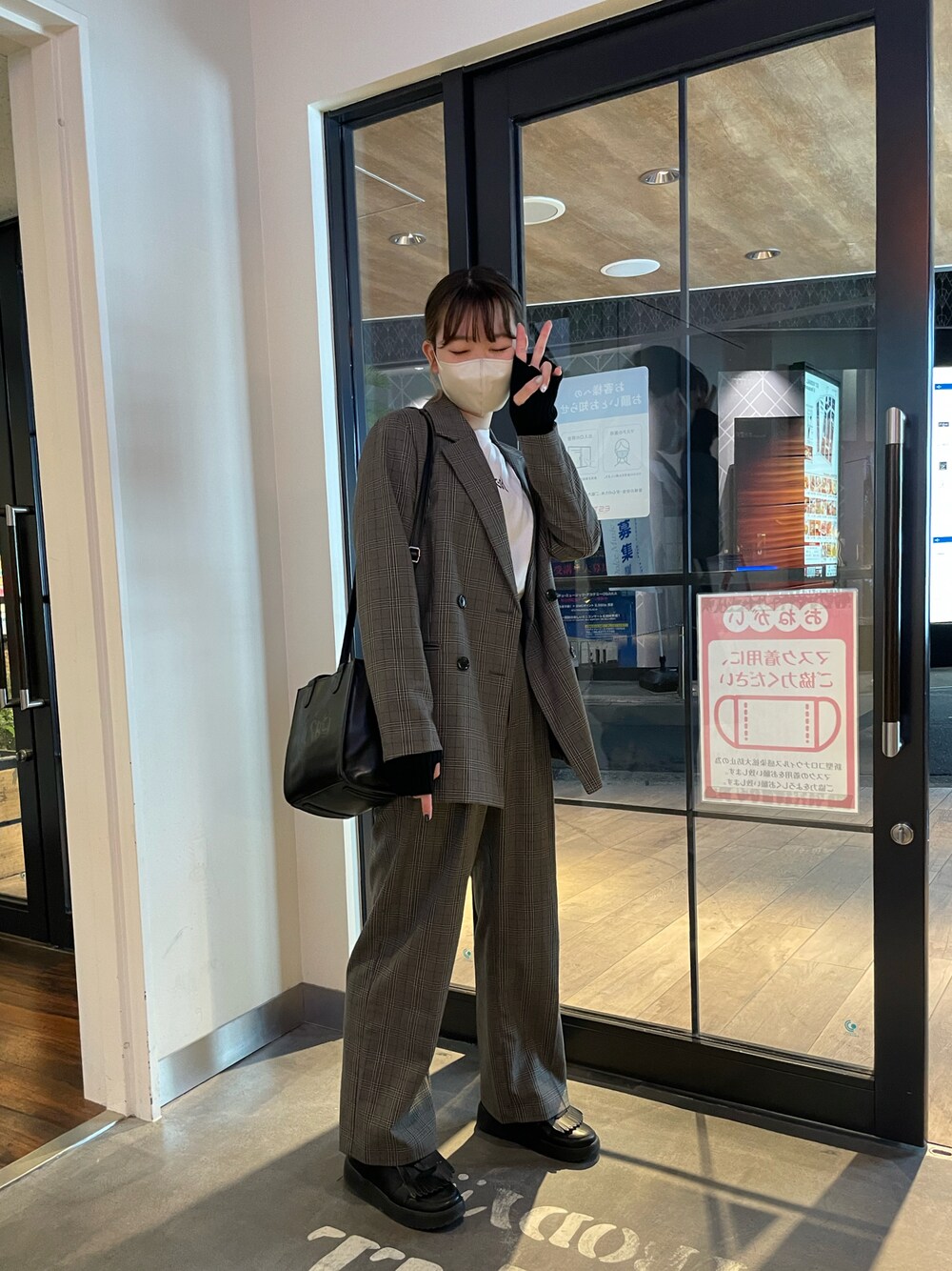 「GU、エックスガール、x-girl、おめかしコーデ」｜「GUのアイテム（パンツ、グレー系）」を使った、アスカスさん（レディース・163cm）の秋コーディネートの1枚目の写真