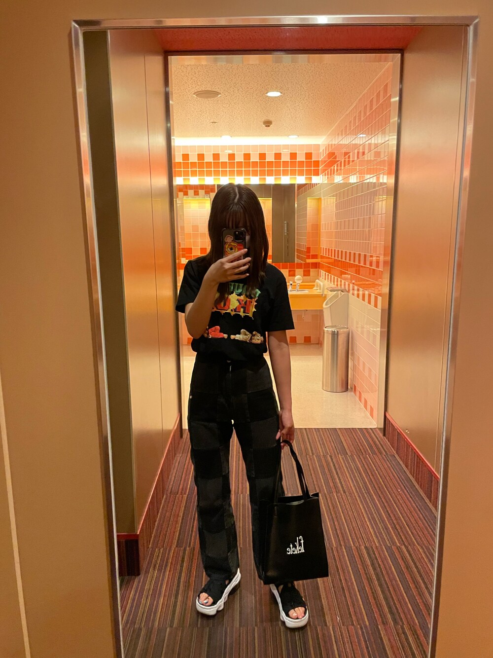 「NIKE、今日のコーデ、jouetie」｜「FEKETEのFEKETE KEI SHOP BAG (BLACK) -Graphic by KEI-（トートバッグ、ブラック系）」を使った、アスカスさん（レディース・163cm）の夏コーディネートの1枚目の写真