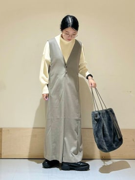 「RODE SKO（ロデスコ）のタッセル付フラッフィトートバッグ（トートバッグ）」を使った、キザキ　アケミさん（レディース・148cm）の秋コーディネート