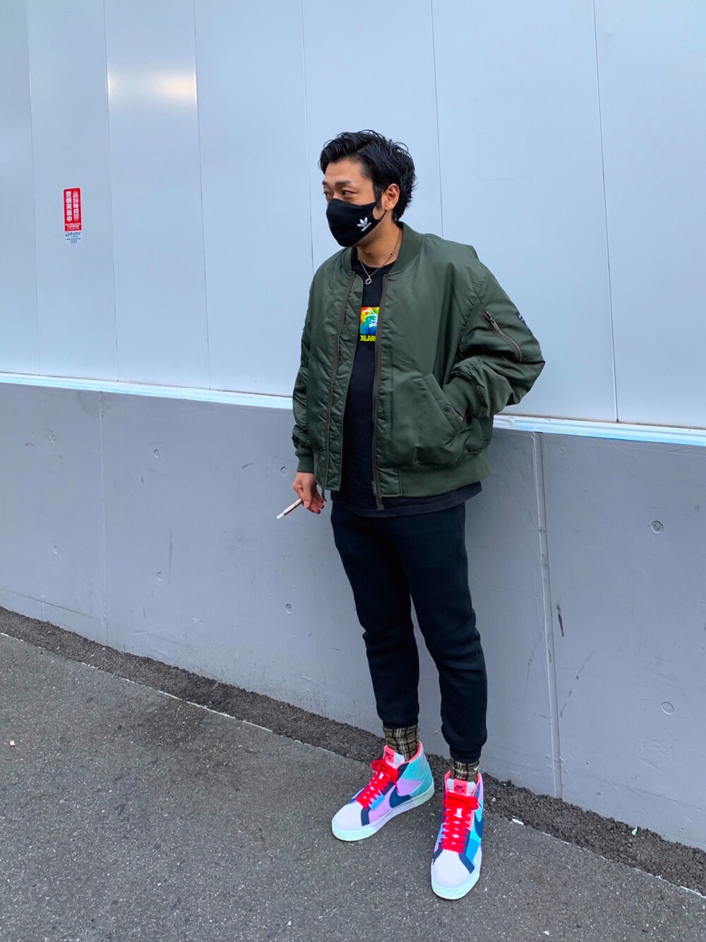 「休日スタイル、大人カジュアル、オーバーサイズ、UNIQLO、MA-1、ソックスイン、NIKE、ブレーザー、XLARGE、UNDER COVER、GUCCI、カーキ」｜「GUのアイテム（MA-1、グリーン系）」を使った、KAZU-KUNさん（メンズ・180cm）の秋コーディネートの1枚目の写真