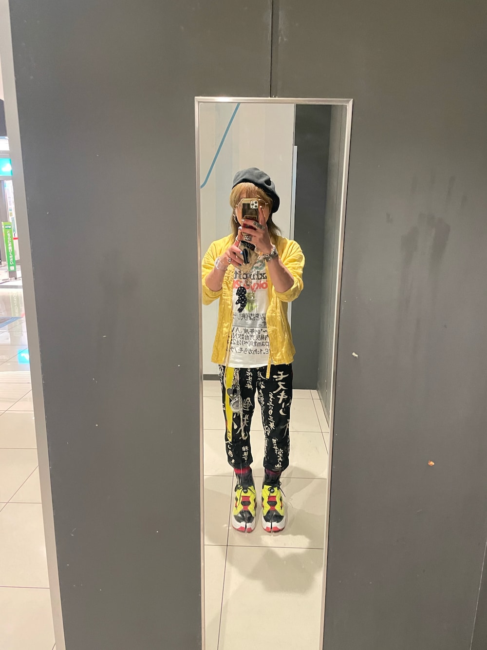 「レイヤードスタイル、夏だ！Tシャツ着よう！、春コーデ、おしゃれさんと繋がりたい、いいね、save、フォローお願いします🤑、モード、visvim、MOSCHINO、Maison Margiela、jieda、MARNI、DSQUARED2、KENZO、AcneStudios、WACKO MARIA」｜「VISVIMの18ss visvim LHAMO SHIRT（シャツ/ブラウス、イエロー系）」を使った、mottsuさん（メンズ・169cm）の夏コーディネートの1枚目の写真
