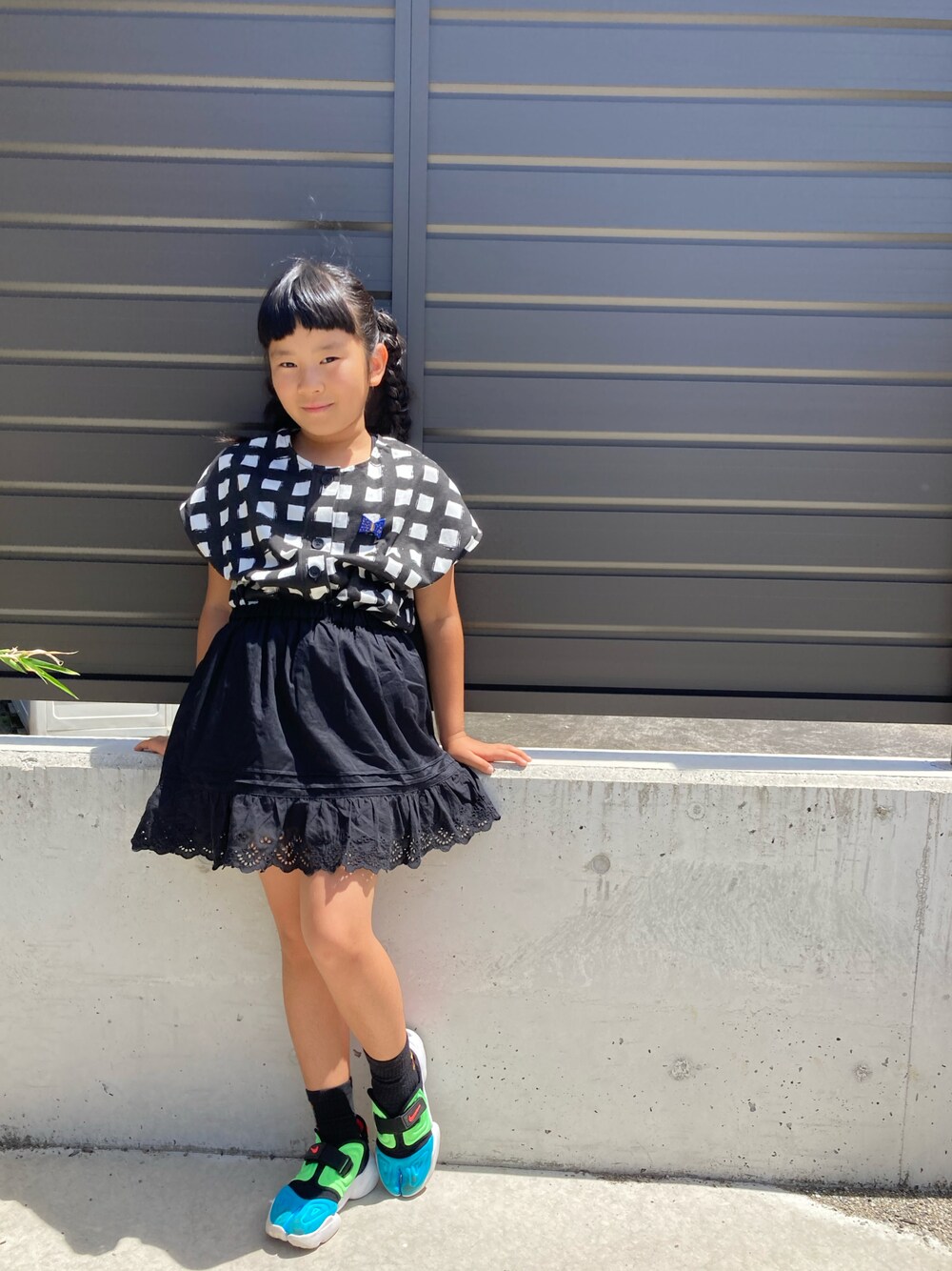 「NIKEのアイテム（サンダル、その他）」を使った、KORINさん（キッズ・135cm）の夏コーディネートの1枚目の写真