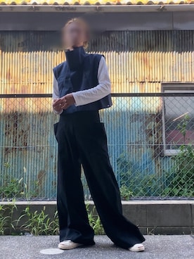 「JW Anderson（ジェイダブリューアンダーソン）のアイテム（パンツ）」を使った、TenMuさん（メンズ・177cm）の秋コーディネート