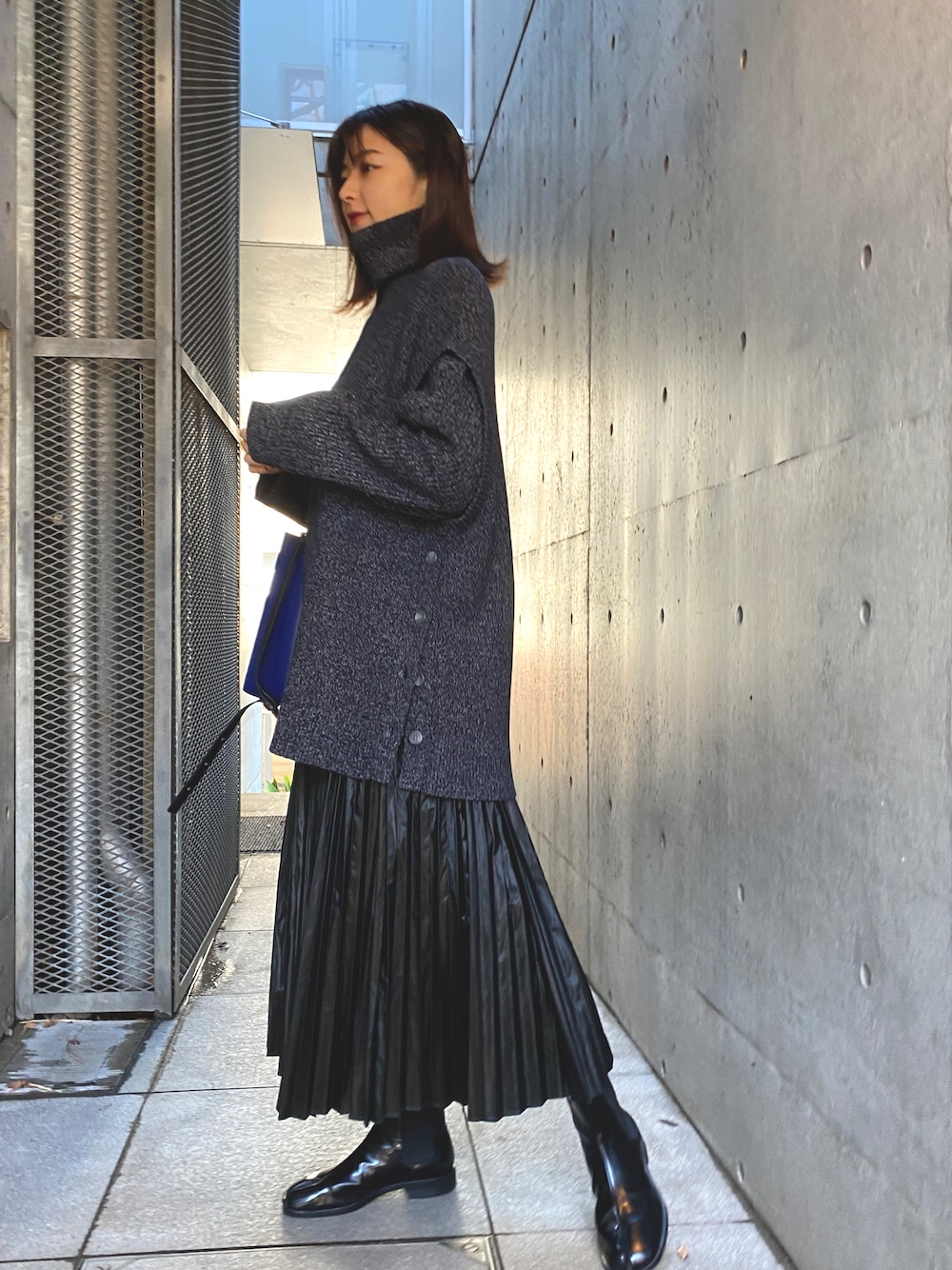 「冬、オトナカジュアル、オトナ女子、セーター、セットアップ、サイドゴアブーツ、足袋ブーツ、マルジェラ、プリーツスカート、ブーツ、スカート、ハイネック、ニット、あったかコーデ、タートルネック」｜「CIEL'AIRのアイテム（ニット/セーター、ブルー系）」を使った、erikofjsrさん（レディース・168cm）の冬コーディネートの1枚目の写真