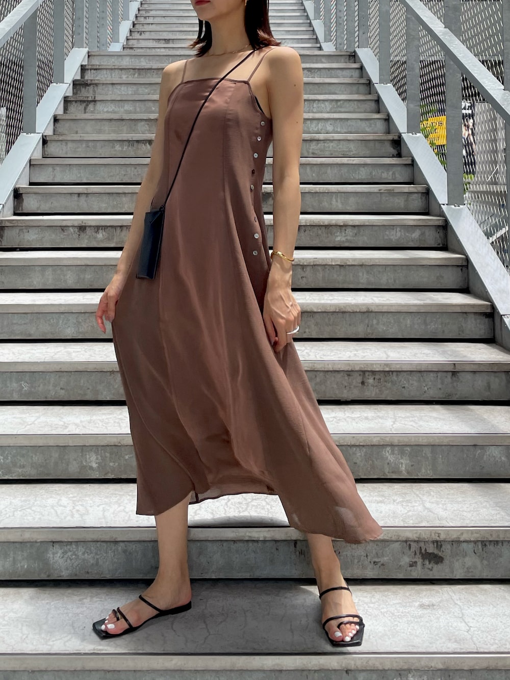 「夏、ラクチンコーデ、オトナ女子、キャミワンピ、ワンピースコーデ、ブラウンコーデ、ブラウン、シースルーワンピース、ロングワンピース、着回しコーデ、淡色コーデ、淡色女子、ワントーンコーデ、グリーン」｜「CIEL'AIRの[ CIEL’AIR ] SHEER CAMISOLE DRESS（ワンピース、ブラウン系）」を使った、erikofjsrさん（レディース・168cm）の夏コーディネートの1枚目の写真