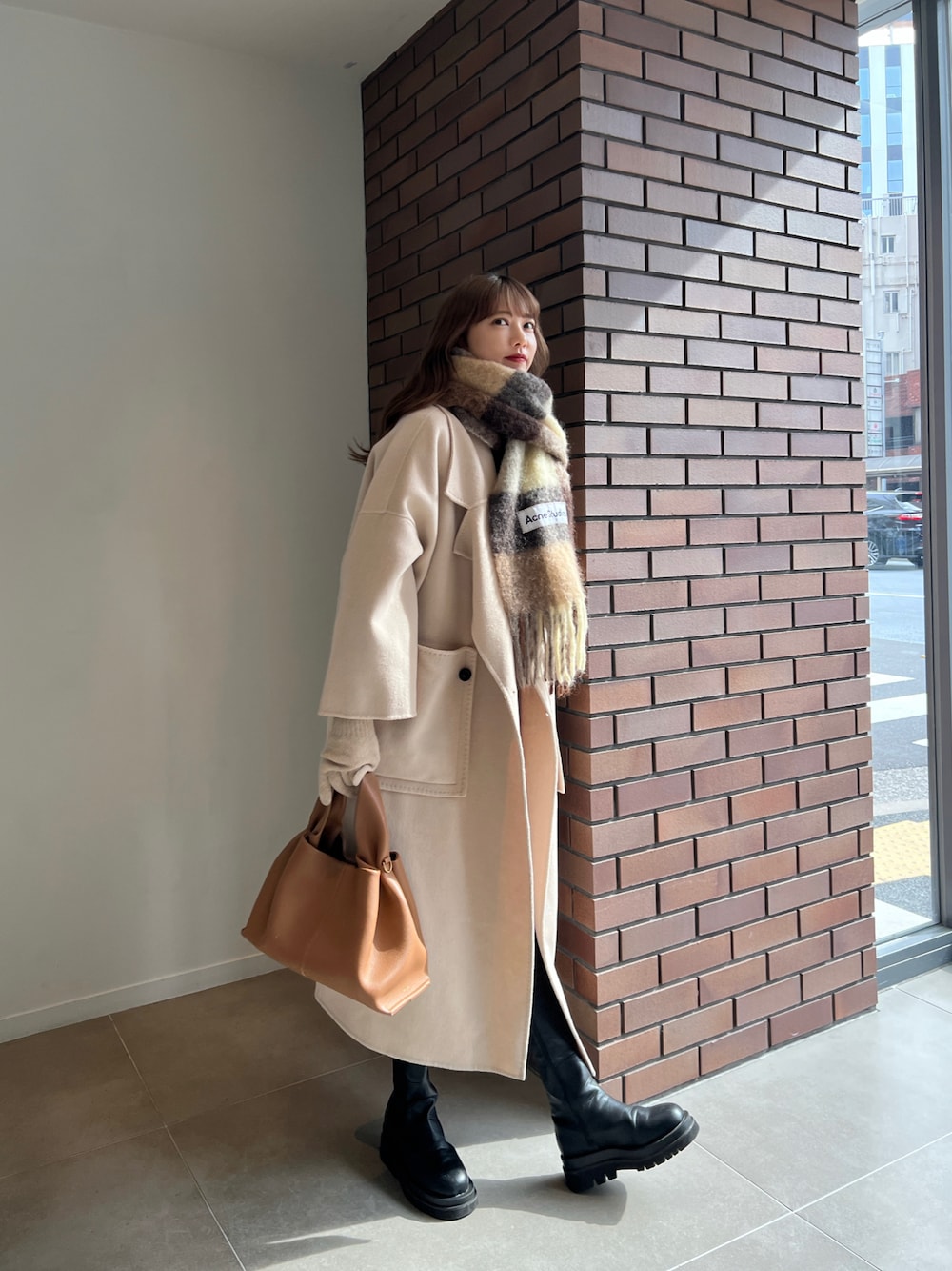 ロングタイプでコーデの主役に♪【CHANEL】25A ロング手袋 1676830878.jpg