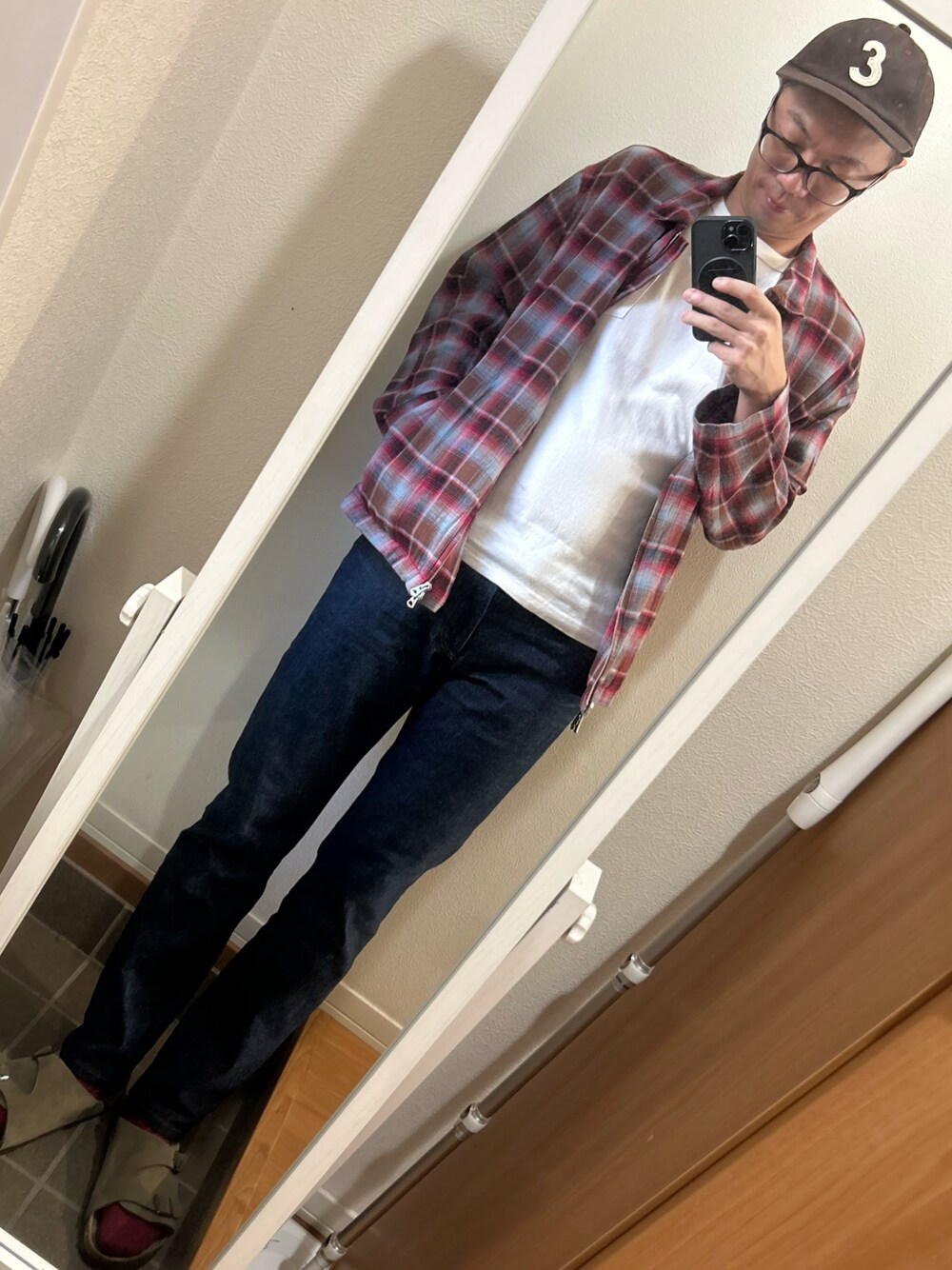 「EKALのEKAL　8パネルツイルベースボールキャップ（キャップ、ブラウン系）」を使った、hana.さん（メンズ・184cm）の秋コーディネートの1枚目の写真