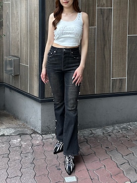 「EVRIS（エヴリス）のサイドビジューフレアデニムパンツ（デニムパンツ、ブラック系）」を使った、rinaさん（レディース・162cm）の夏コーディネート