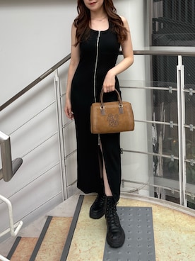 「EVRIS（エヴリス）のエンブレムステッチボストンBAG（ボストンバッグ、ブラウン系）」を使った、rinaさん（レディース・162cm）の夏コーディネート