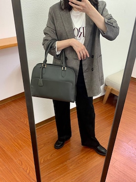 「アイテム（ボストンバッグ、グレー系）」を使った、miyukiさん（レディース・165cm）の秋コーディネート