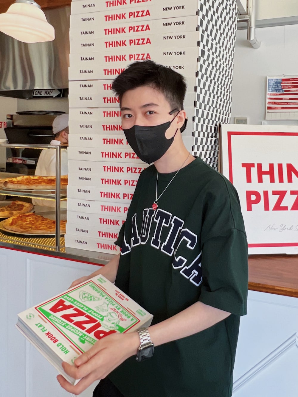 「HUMAN MADE、Tainan、thinkpizza、nautica、nauticajp、ootd、ootdtw」｜「NAUTICAのアイテム（Tシャツ/カットソー、グリーン系）」を使った、Ivanさん（メンズ・178cm）の夏コーディネートの1枚目の写真