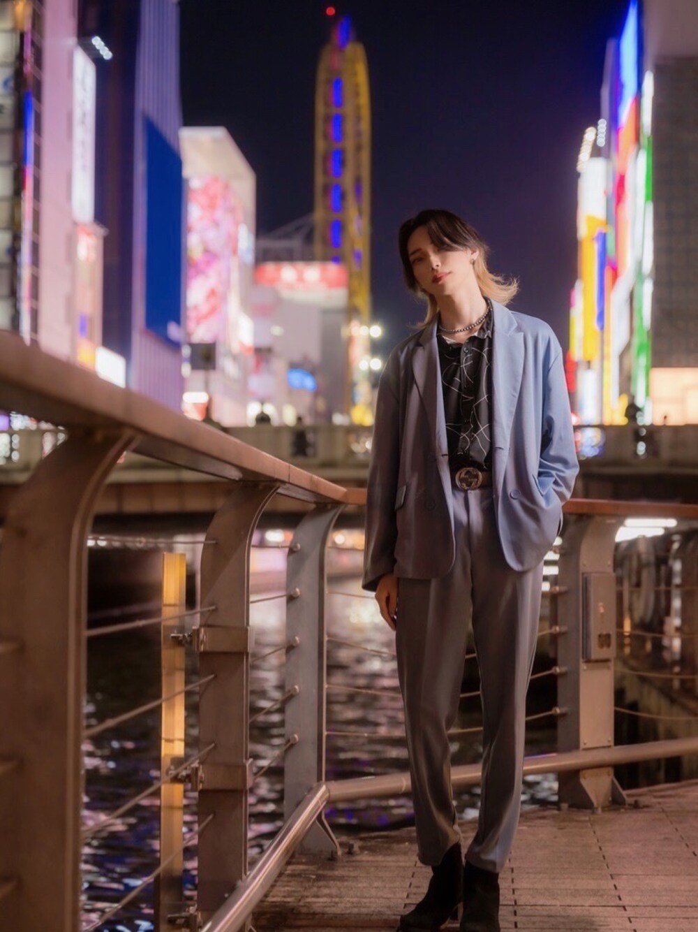 「セットアップスタイル、シンプルスタイル、あしなが効果、G.O.C、韓国系ファッション」｜「G.O.Cのマルチパターン オーバーサイズ ドルマンシャツ（シャツ/ブラウス、ブラック系）」を使った、koryoさん（メンズ・177cm）の秋コーディネートの1枚目の写真