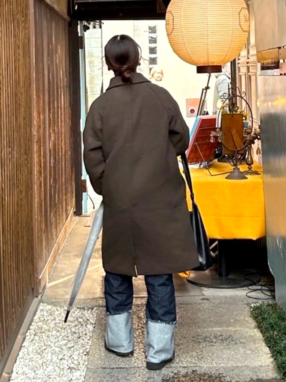 「プチプラコーデ、お出かけコーデ、今日のコーデ、オトナカジュアル、大人かわいい、パンツスタイル、デニム、カジュアルスタイル」｜「DISCOATの【S～Lサイズ】USコットンデニムロールアップパンツ（デニムパンツ、ブルー系）」を使った、a‘nca*さん（レディース・156cm）の春コーディネートの1枚目の写真
