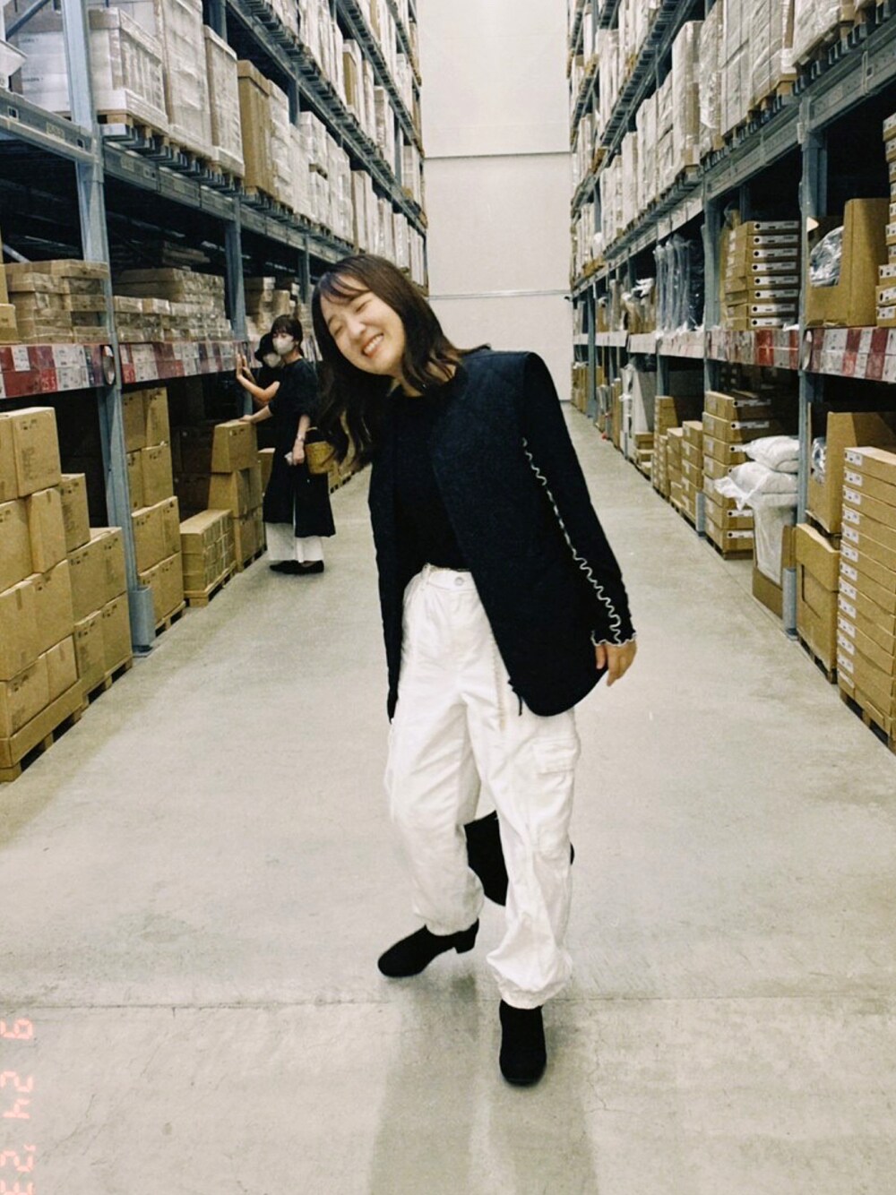 「シミラールック、モノトーンコーデ、カップルコーデ」｜「GUのアイテム（ベスト、ブラック系）」を使った、a‘nca*さん（レディース・156cm）の冬コーディネートの1枚目の写真
