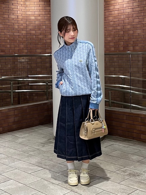 LACOSTE 福岡三越店yoshikawaさんのスカートを使ったコーディネート