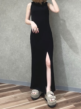 「スリットワンピース」｜大野莉奈さん（レディース・150cm）の夏コーディネート