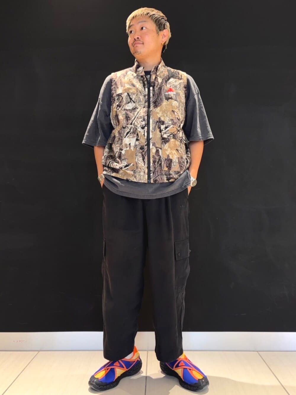 アディダス オリジナルス 迷彩柄 ベスト、Zponge フラックスシューズ