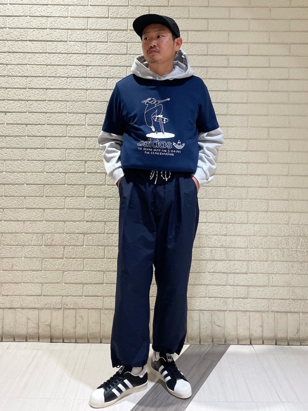 正品 adidas(アディダス) グラデーションスウェットシャツ adidas アディダス スウェット メンズ ワーディング ルーズ