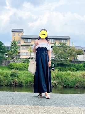 スモッキングキャミワンピースを使った人気ファッションコーディネート