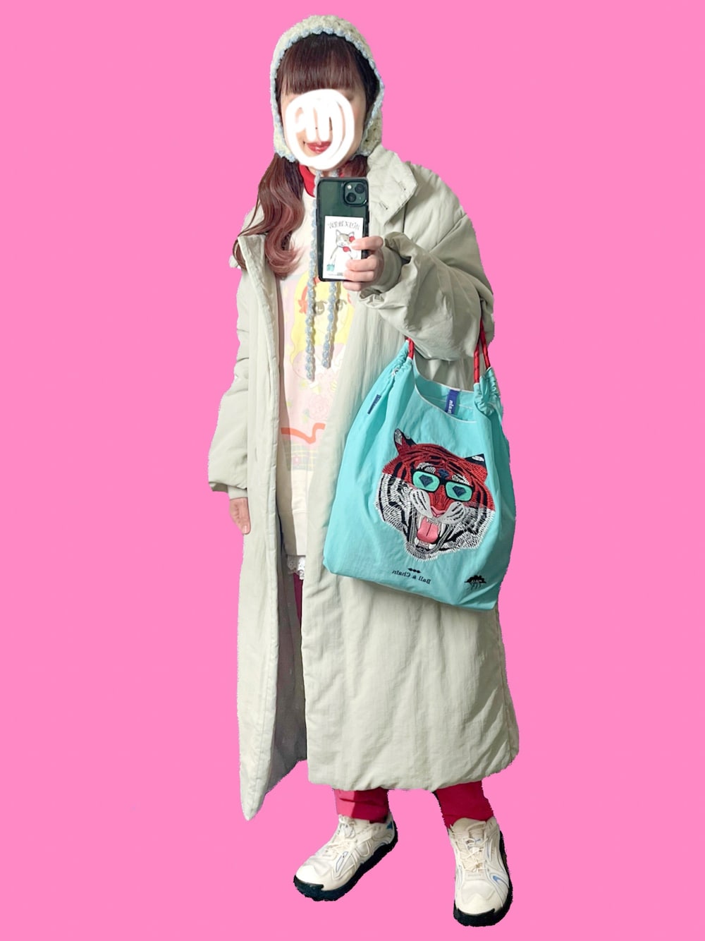 「レトロ、少女漫画、ボンネット、ピンク、タートルネック、かぼちゃパンツ、真冬のあったかスタイル、スウェット、リラックススタイル、大人カジュアル、大人ガーリー、スニーカー、スニーカーコーデ、UTme!、ユニクロ」｜「kaorinomoriのkaorinomori フィーユボンネ ミナ / カオリノモリ（ハット、グリーン系）」を使った、finsofansson88さん（レディース・154cm）の冬コーディネートの1枚目の写真