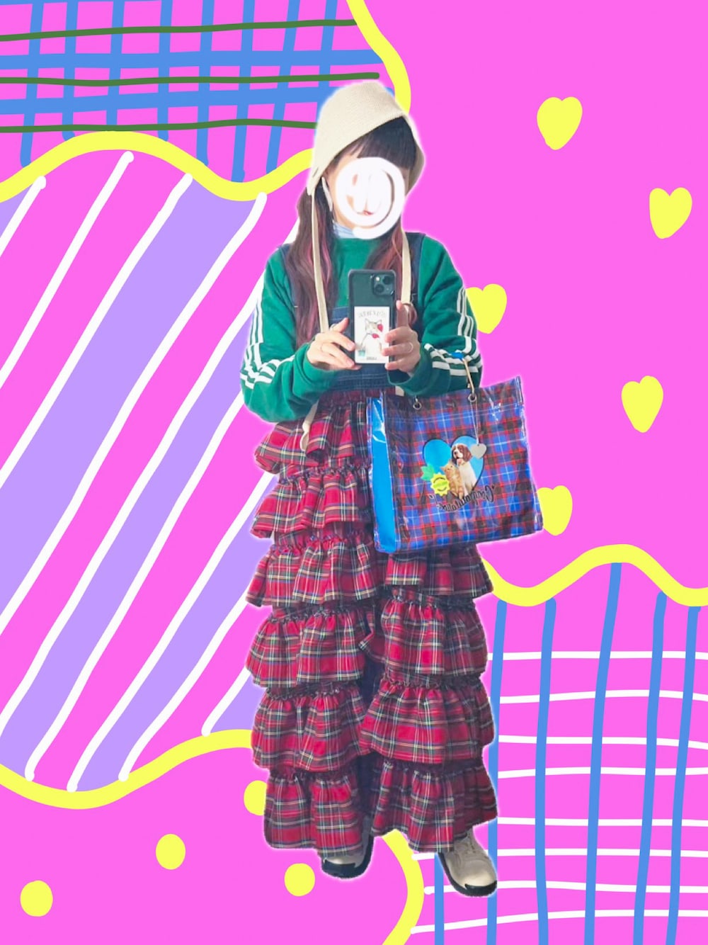 レッド系のジャンパースカート、ブルー系のハンドバッグ、ホワイト系のスニーカーを着用したレディースの春コーディネートの1枚目の写真