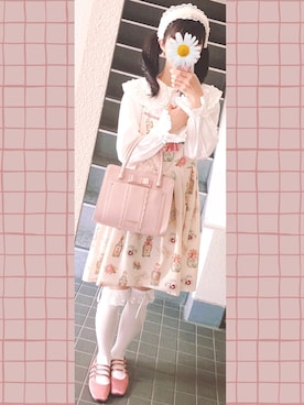 Emily Temple cuteのジャンパースカートを使った人気ファッション