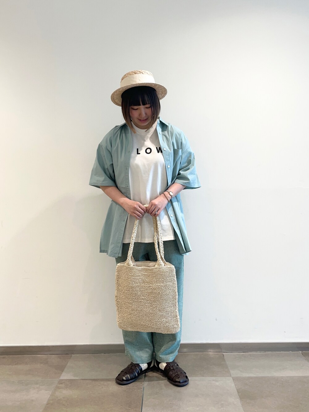 「SM2、サマンサ モスモス(Samansa Mos2)、サマンサモスモス、春夏コーデ、初夏コーデ、カジュアルコーデ、ラクチンコーデ、ミントグリーン、グルカサンダル、ナチュラル、ootd、おしゃれさんと繋がりたい」｜「Samansa Mos2の太リボンカンカン帽（ハット、ホワイト系）」を使った、かもし🦆さん（レディース・160cm）の春コーディネートの1枚目の写真