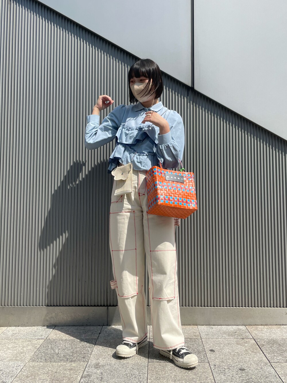 「Springコーデ」｜「poppyのアイテム（シャツ/ブラウス、ブルー系）」を使った、shiiさん（レディース・162cm）の春コーディネートの1枚目の写真